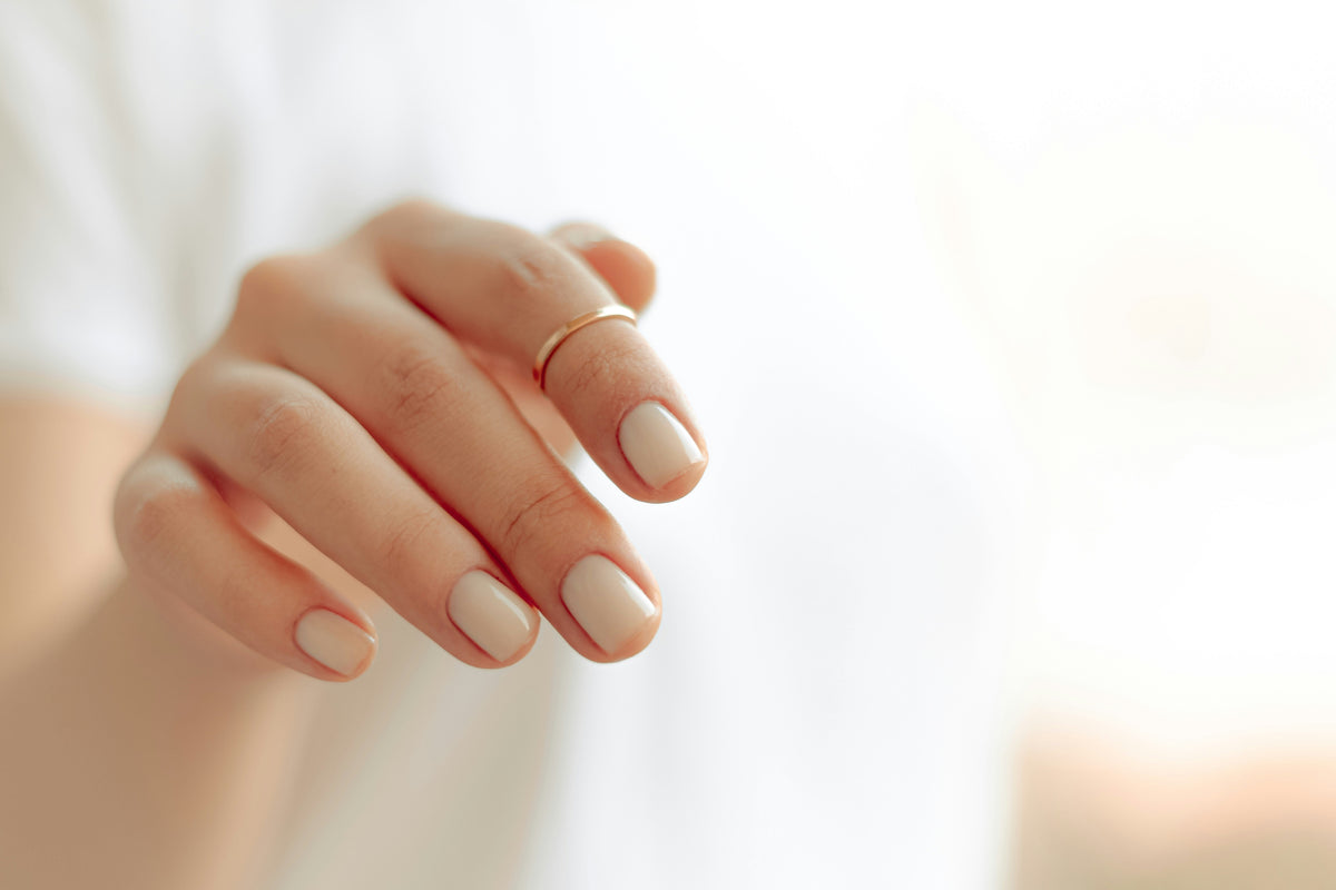 Cuidados com as unhas: produtos de beleza essenciais para mãos bem cuidadas